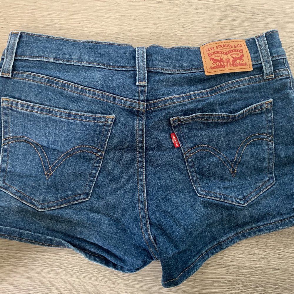 levis short jeans